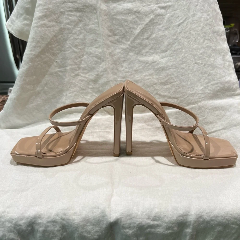 NWOT Summer 5” Strappy Heel Sz 6 - Picture 2 of 5